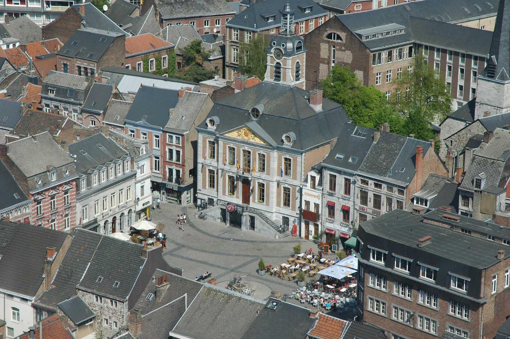 Grand Place de Huy vue du fort