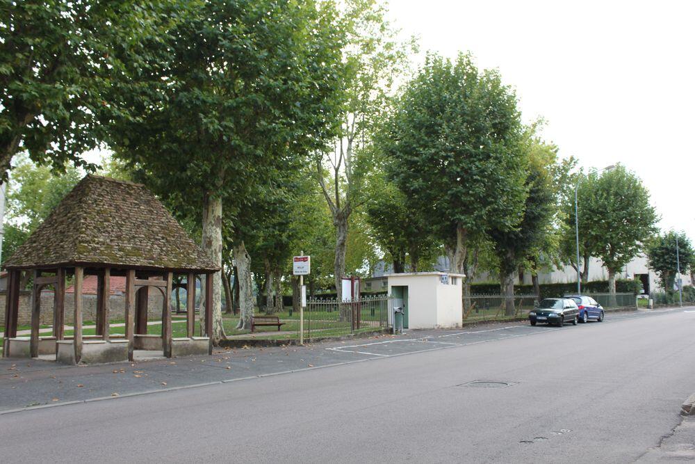 Parking Route d'Autun