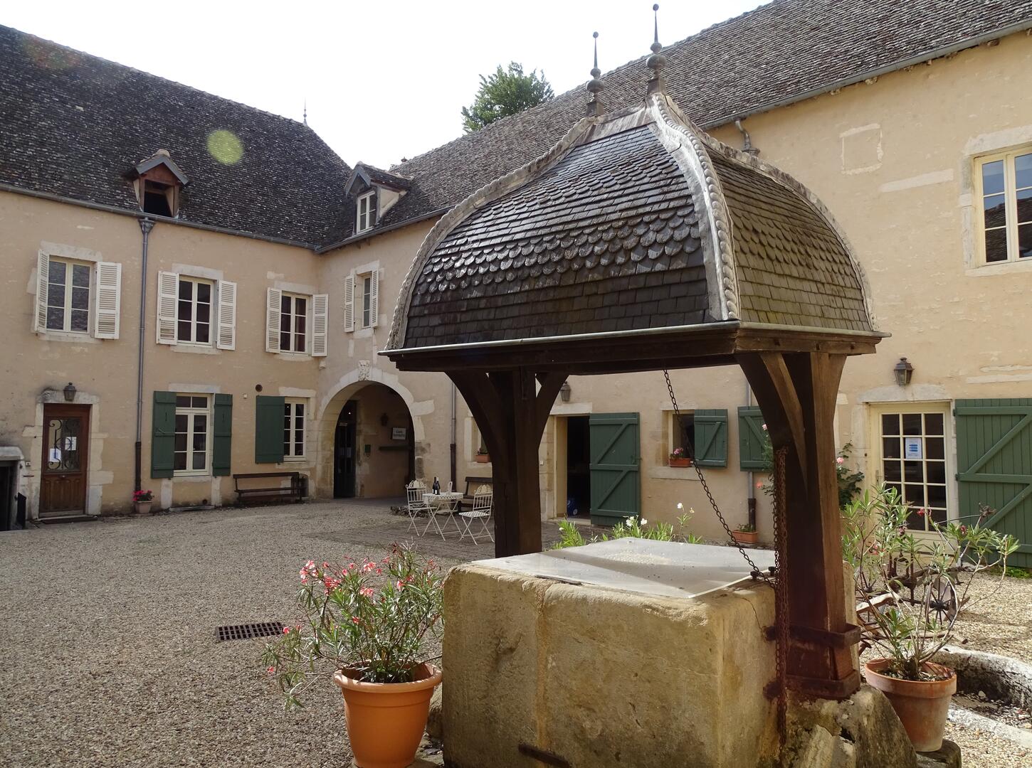 Cour du Domaine