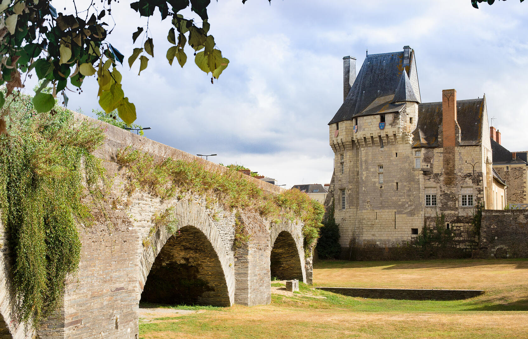 chateau-musee-les-ponts-de-c-1077074