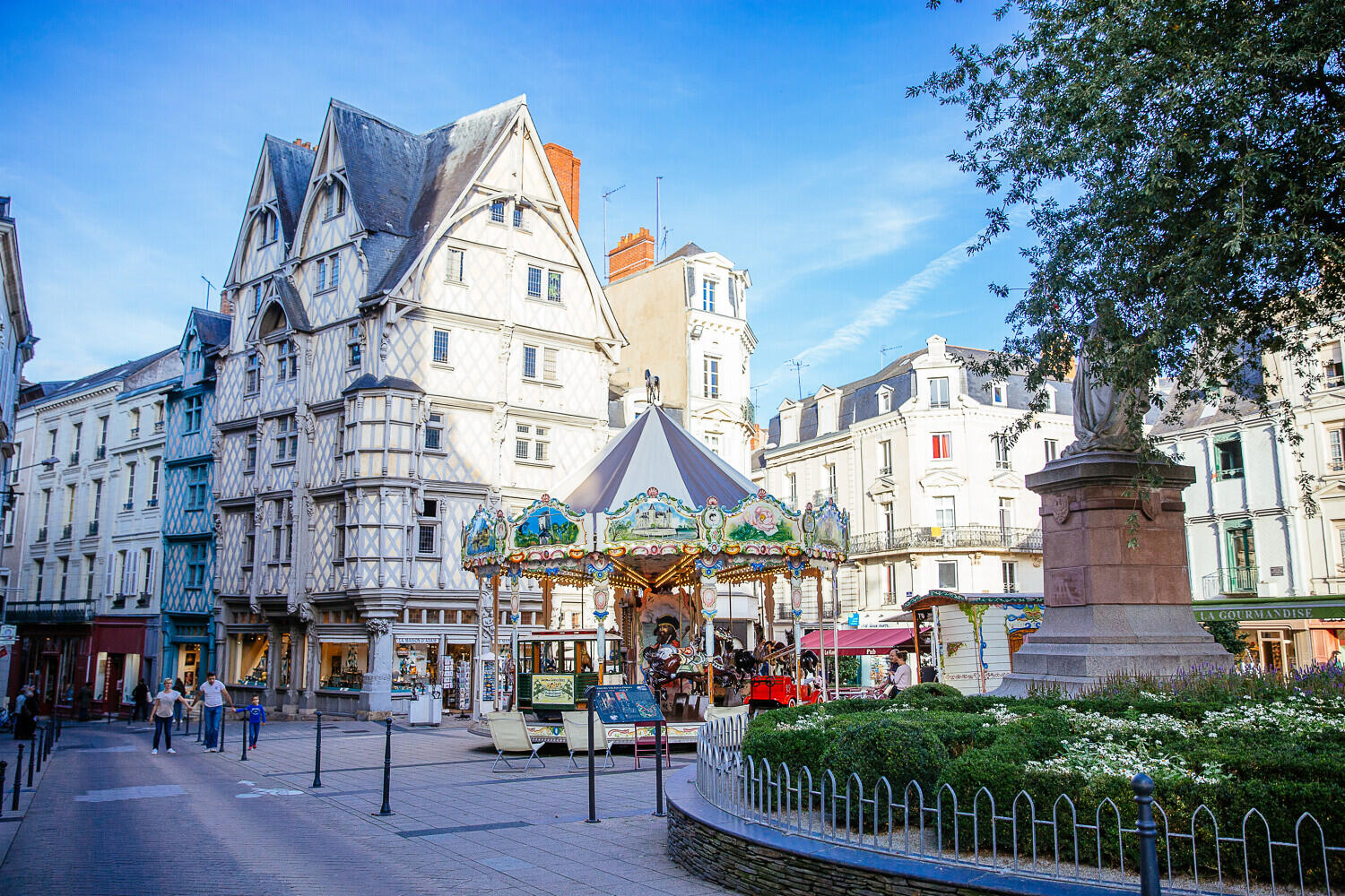 angers-entre-patrimoine-et-symbole-v-g-tal-copyright-les-conteurs-destination-angers-4425-1500px-1088111