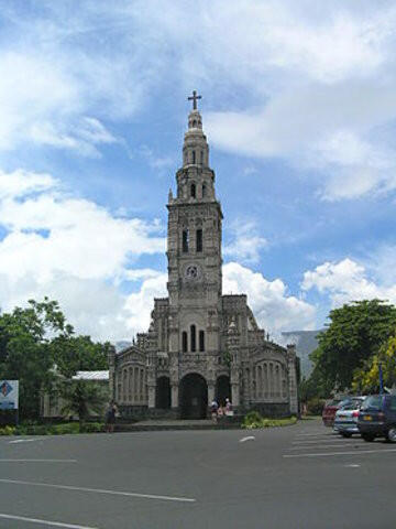 7ede5_280px-Eglise-Sainte-Anne-La-Reunion.jpg_1