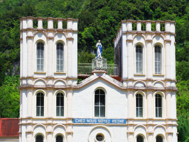 d85fb_eglise-de-salazie-1.jpg_1