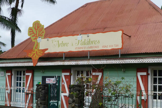 6e989_l-arbre-a-palabres.jpg-1.jpg_1