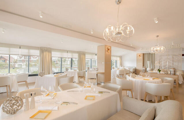 c4d23_Restaurant-La-Perle.jpg_1
