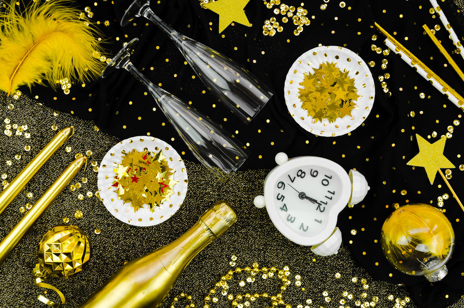 horloge-de-fete-du-nouvel-2020-et-paillettes-d