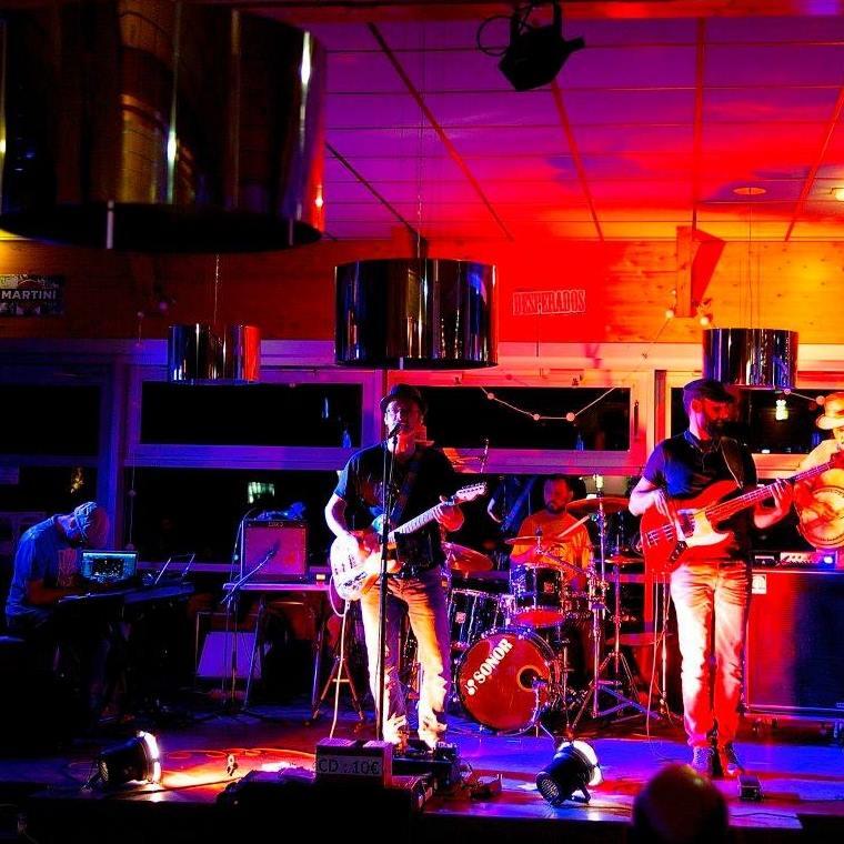 Bal des pompiers avec un concert de Lemon Pepper_Vars