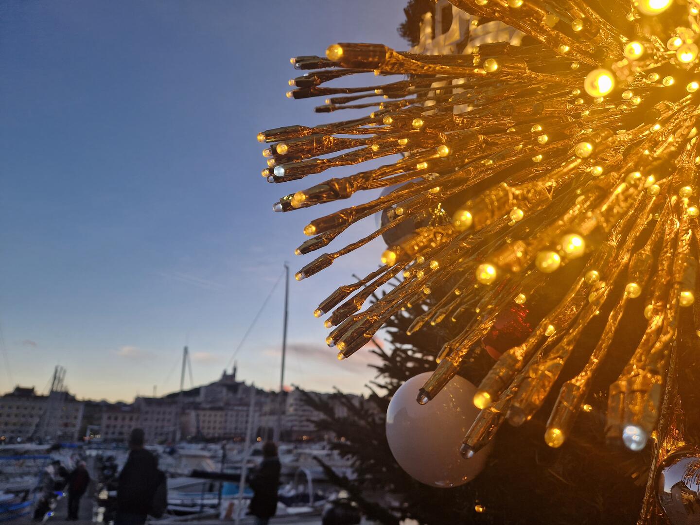 Festivités de noël dans les noyaux villageois_Marseille