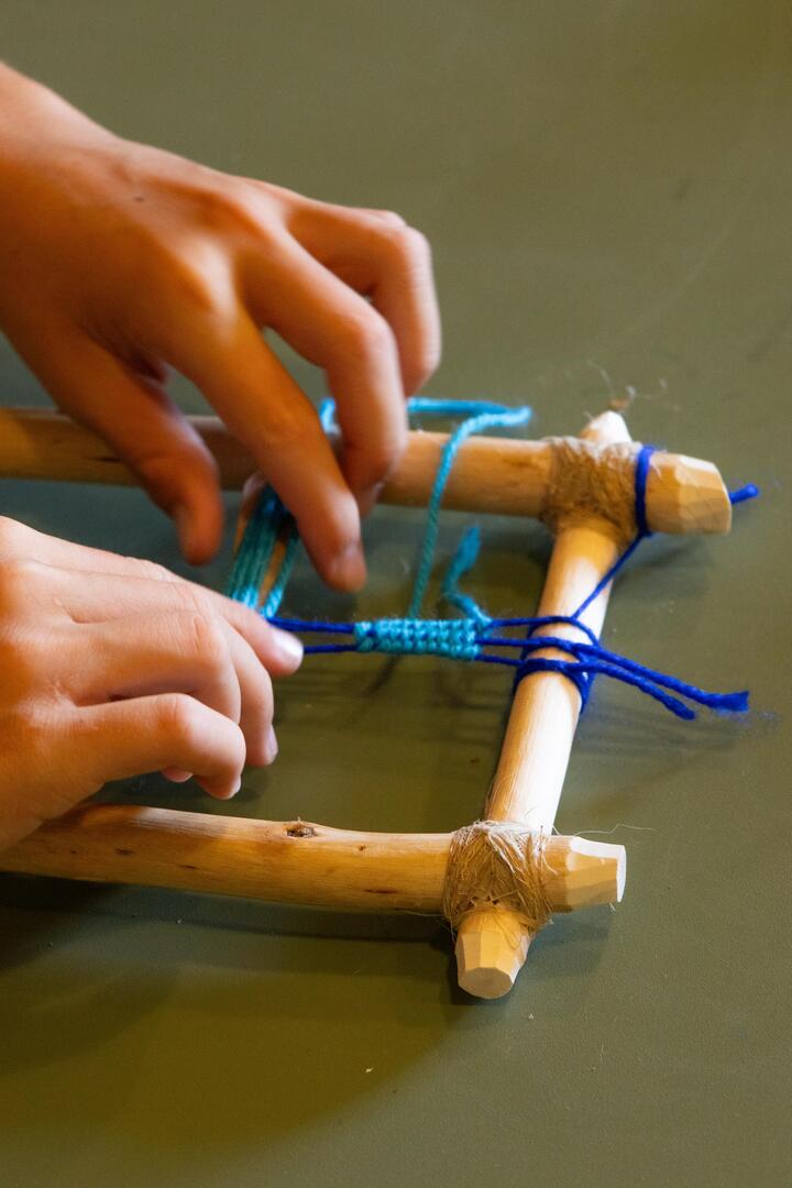 Ferme de la forêt - Tissage de bracelet_Courtes
