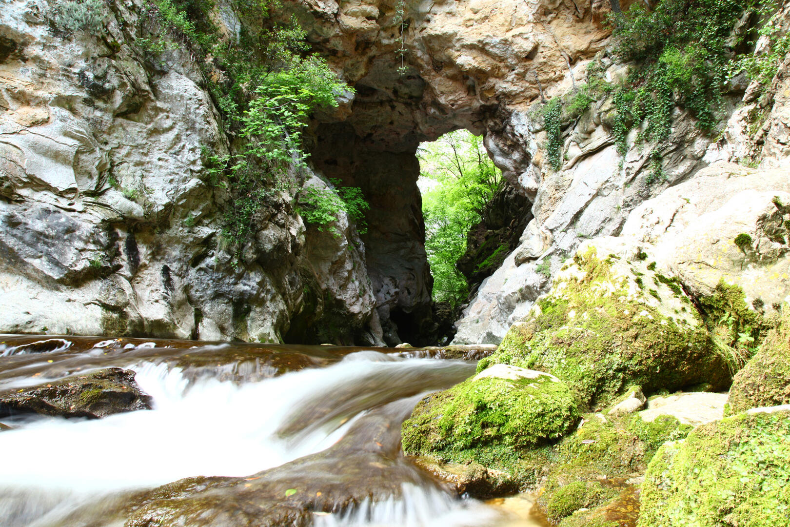Arche de Ponadieu (Saint-Vallier-de-Thiey) | Provence-Alpes-Côte d'Azur ...