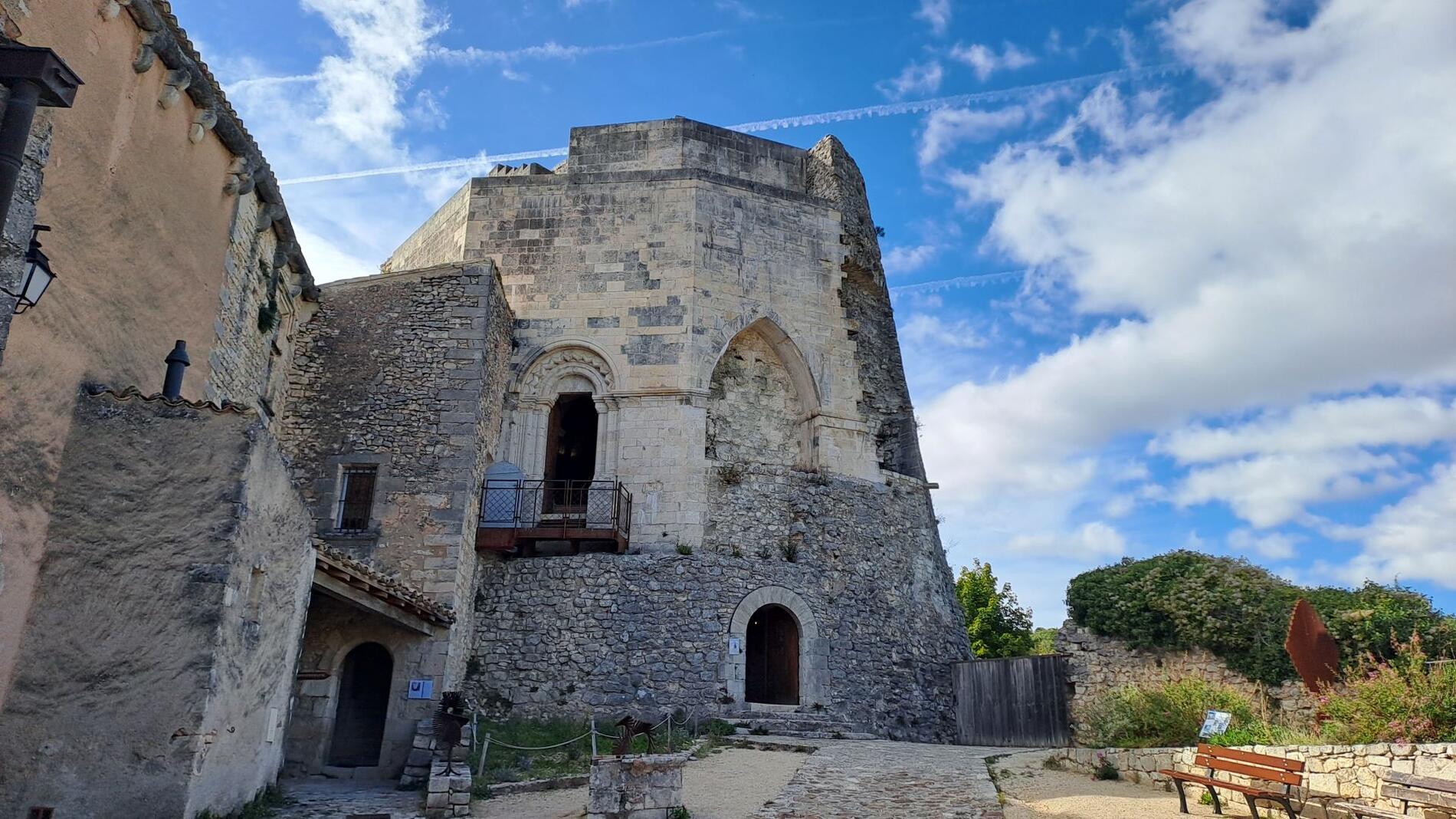 Château médiéval de Simiane-la-Rotonde_Simiane-la-Rotonde