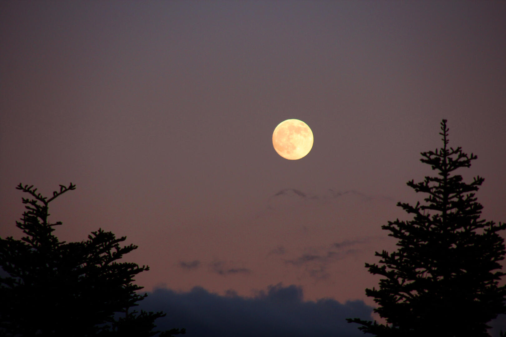 Lever de pleine lune à Ruffieu