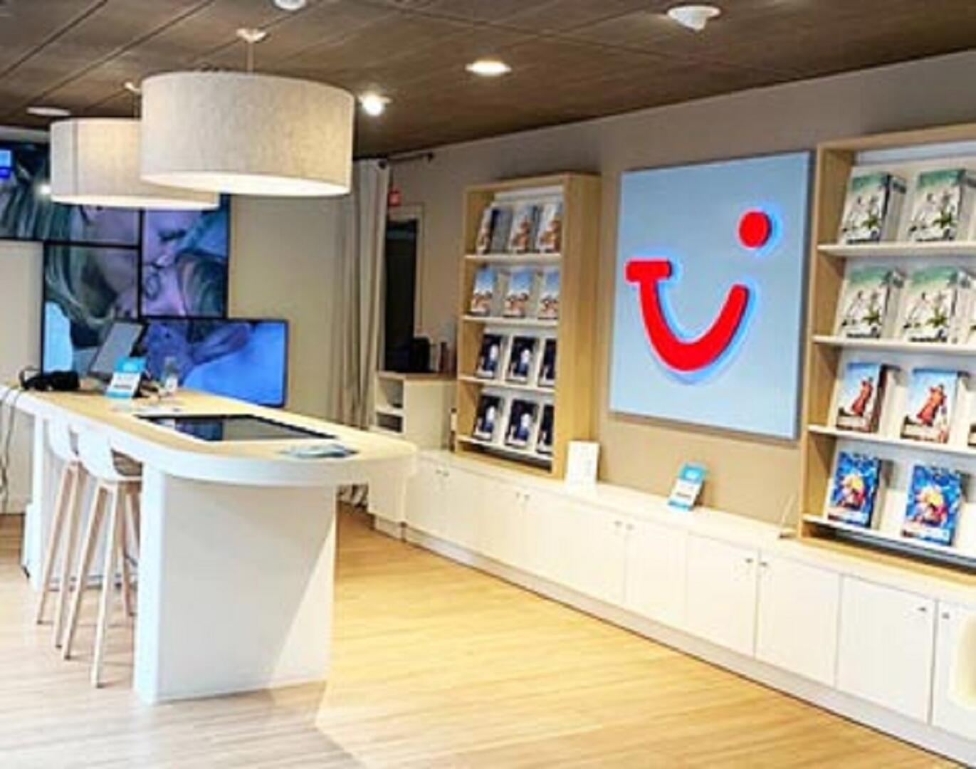 Agence de voyages "Nouvelles frontières - Tui Store"
