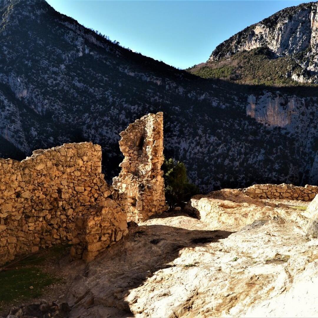 Forteresse troglodyte d'Aiglun 06