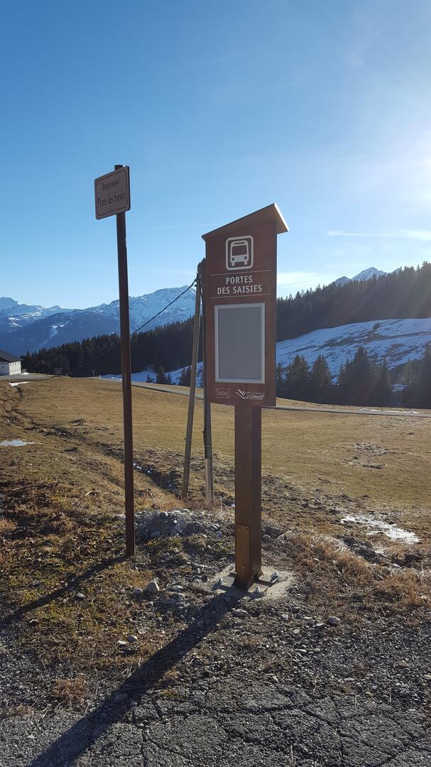 arret-navettes-portes-des-saisies