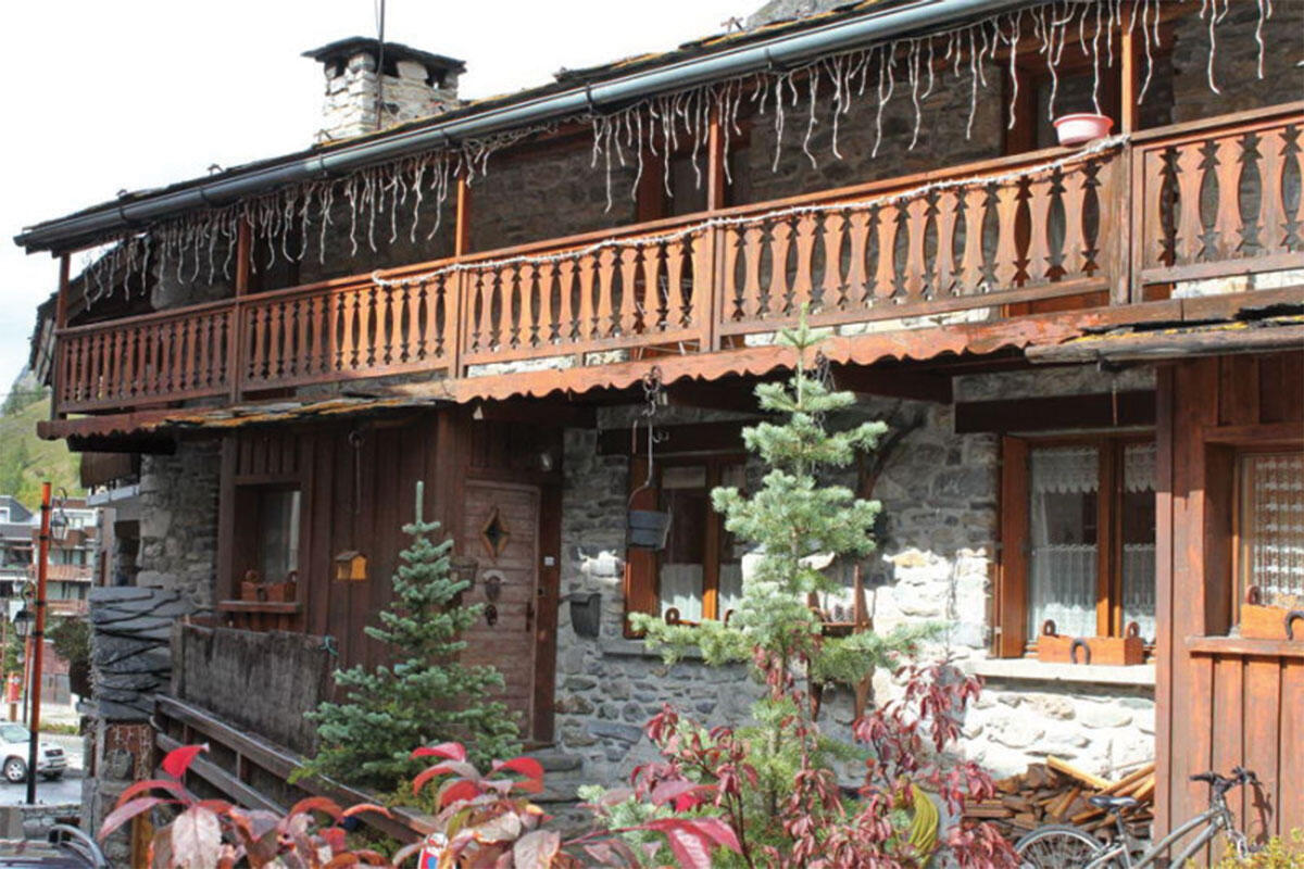 Devanture extérieure été - Le planté de bâton Val d'Isère