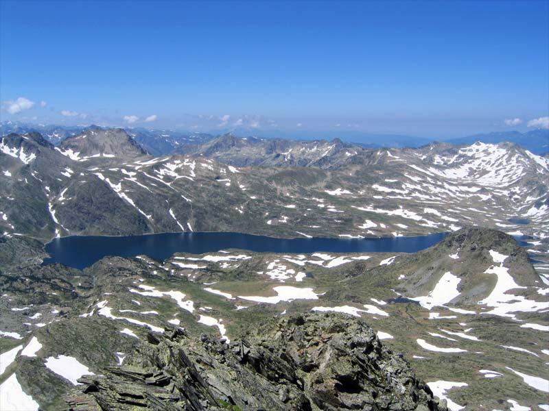 L'étang du Lanoux depuis En Beys