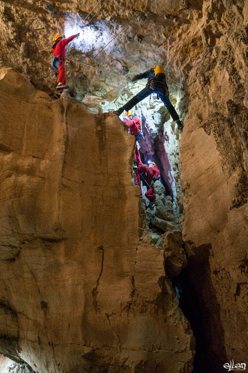 Acrospéléologie - St Christophe la Grotte