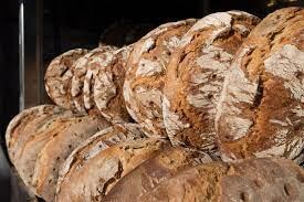 Pain cuit au feu de bois
