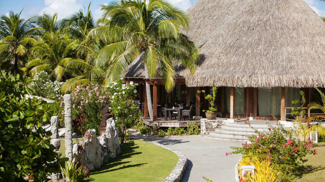 Far Niente Restaurant - The St. Regis Bora Bora Resort - Tahiti Tourisme
