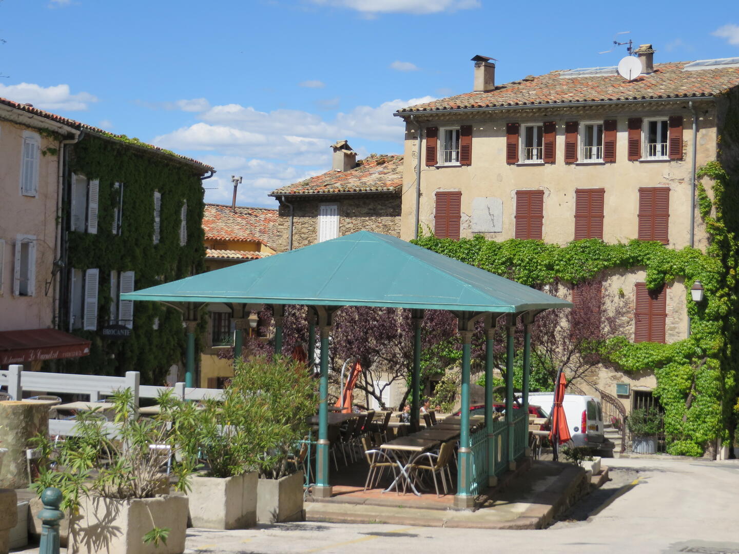 Le Kiosque