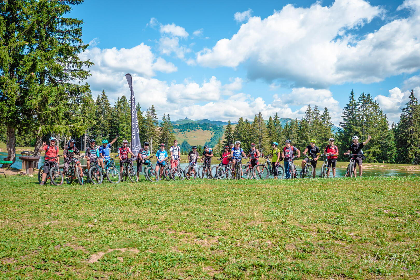 VA e-Bike Tour 2022 - Rando VTTAE CVC Goûter gourmand face au Mont-Blanc