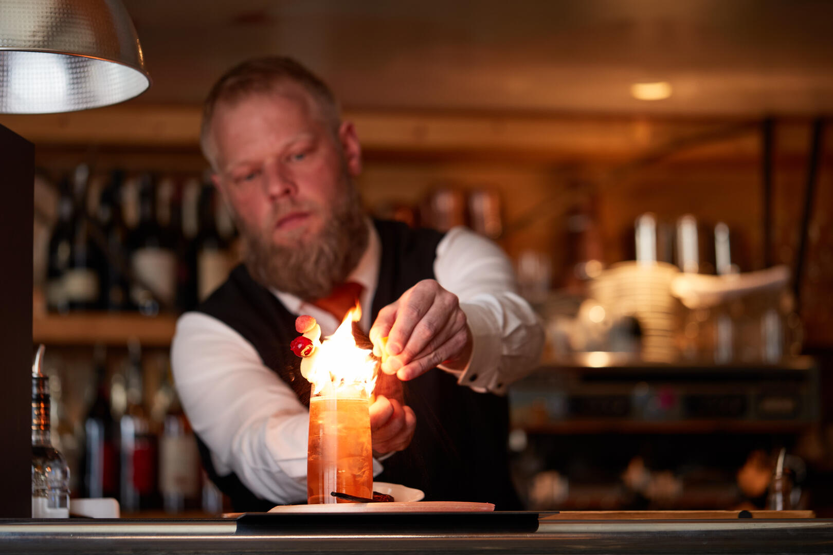 Dégustation de Rhums et de Whiskies au bar du Chalet Mounier_Les Deux Alpes