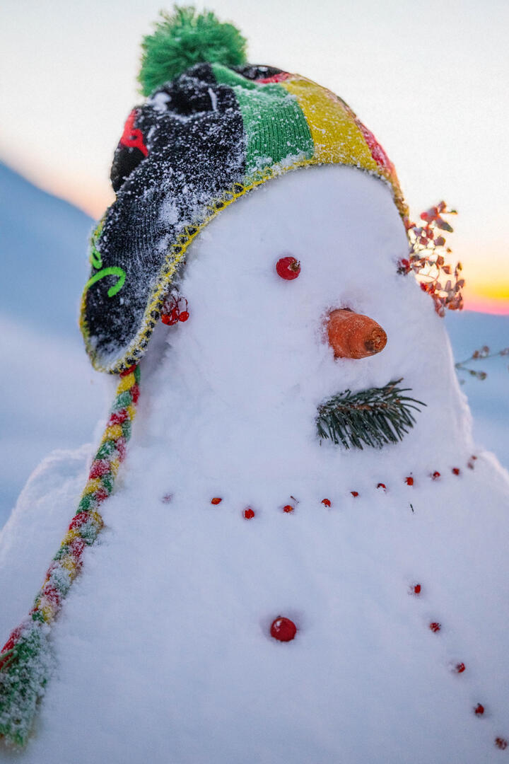 Concours de bonhomme de neige Front de neige des drapeaux !_Orcières