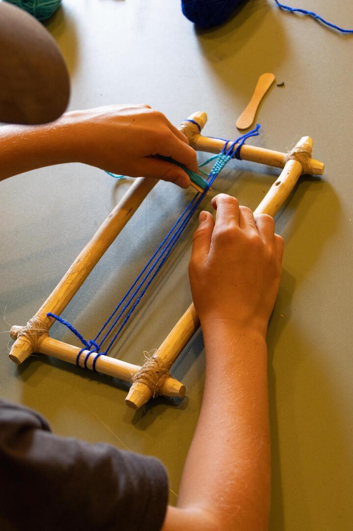 Ferme de la forêt - Tissage de bracelet_Courtes