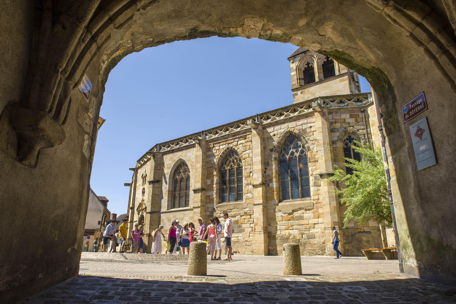 7 lieux, 7 personnages, 7 histoires... voir Montluçon autrement._Montluçon