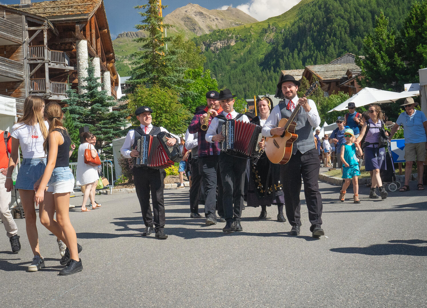 Fanfare pendant la Foire Avaline de Val d'Isère