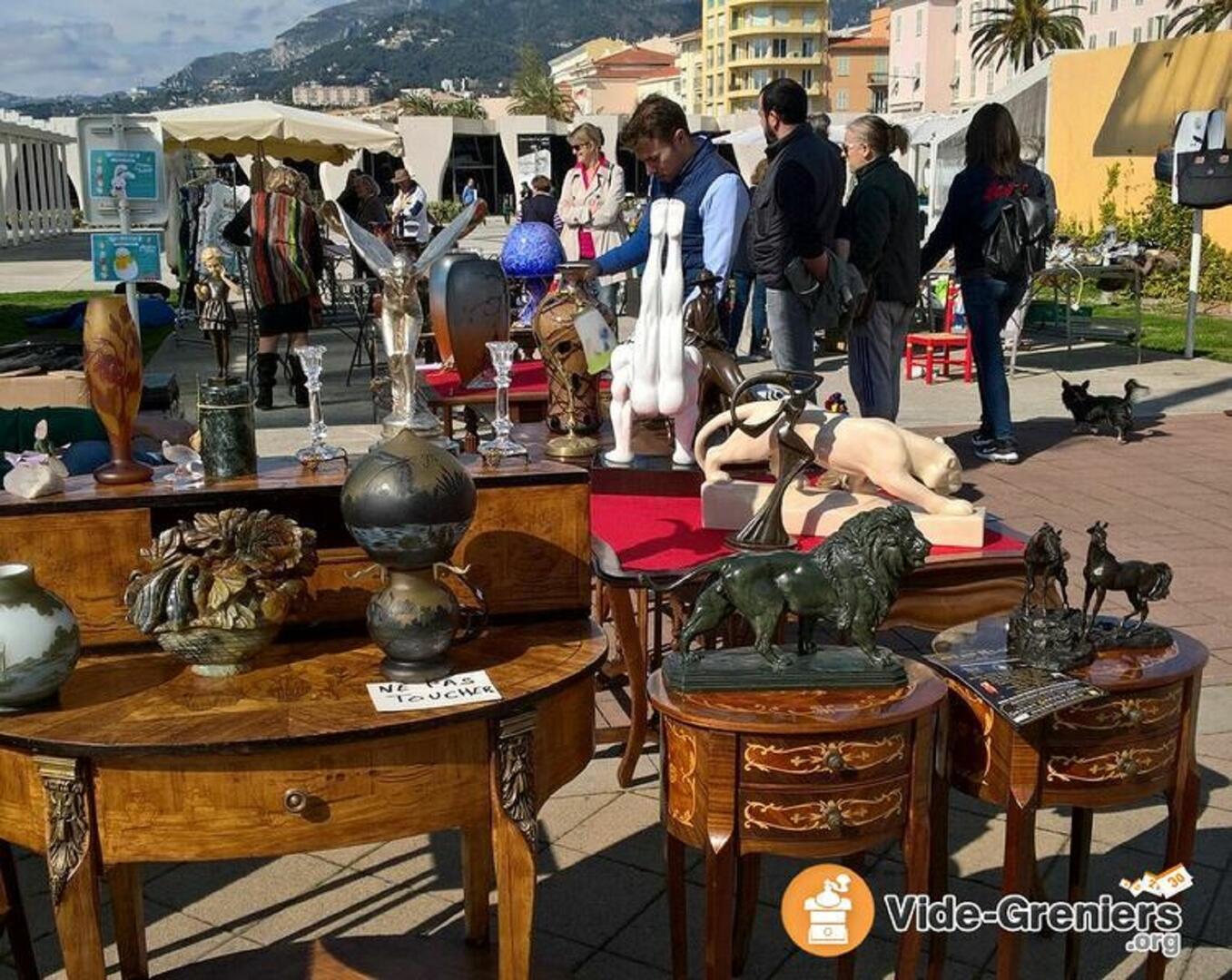 Marché des Antiquaires - Brocanteurs