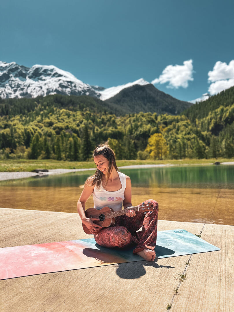 PILATES SUR LA TERRASSE DU SAUNA – AUBERGE DE LA GRAVIÈRE_Orcières