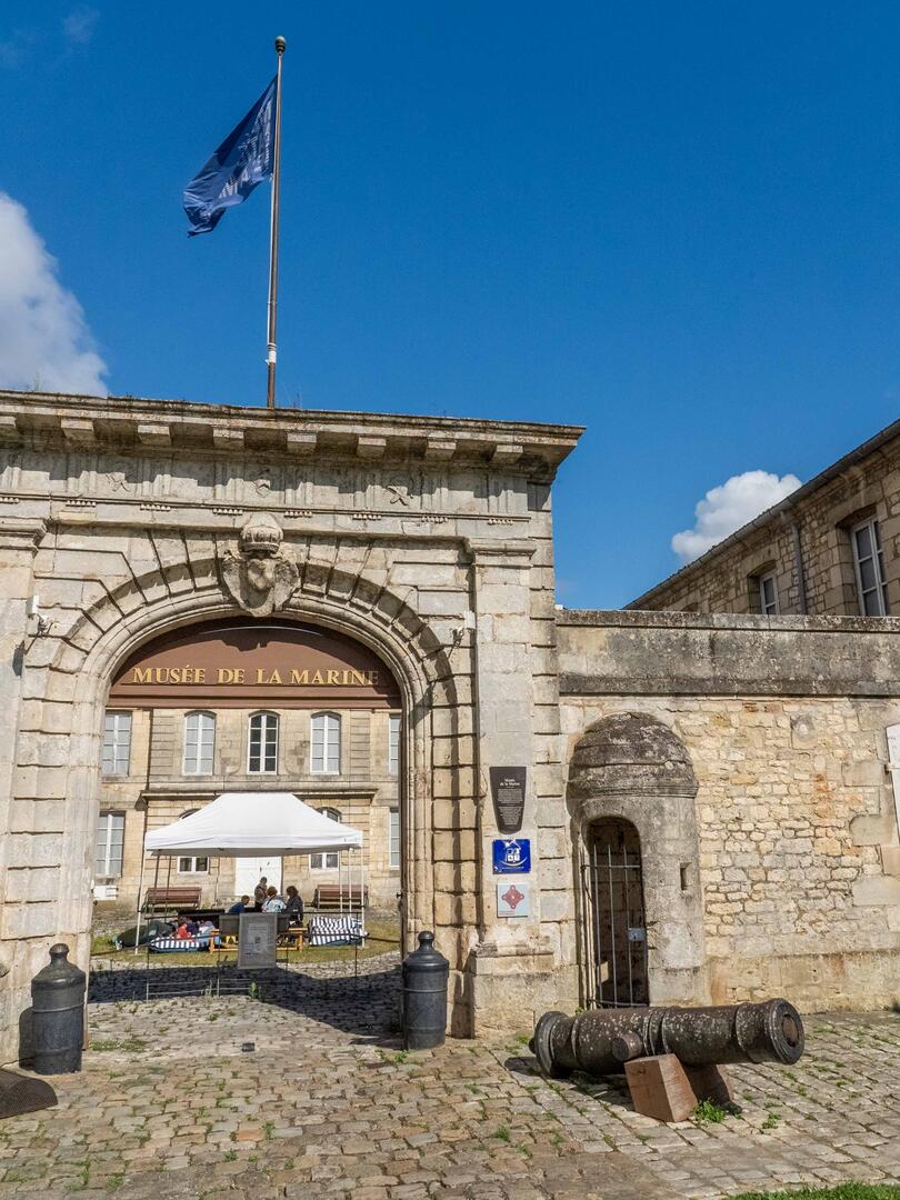 La petite escale de l'Arsenal : espace jeux et détente dans la cour du musée_Rochefort