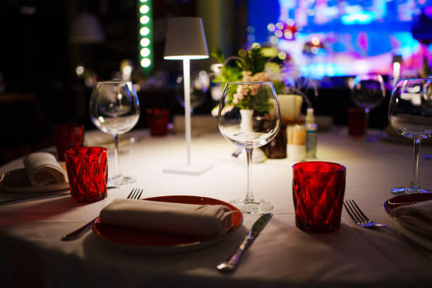 iStockphoto_Dîner théâtre
