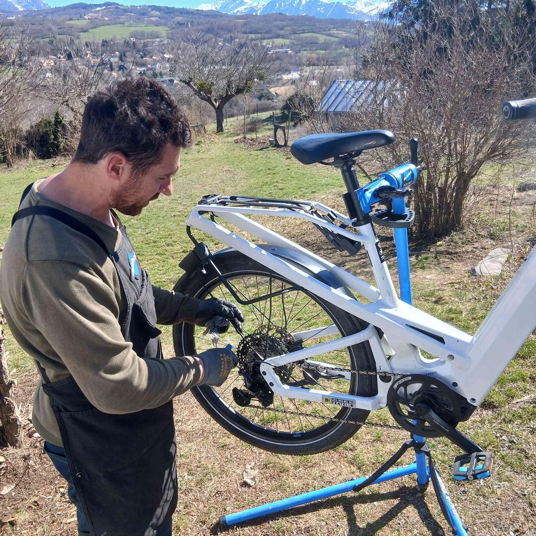 la mécanique vélo en roue libre_La Fare-en-Champsaur