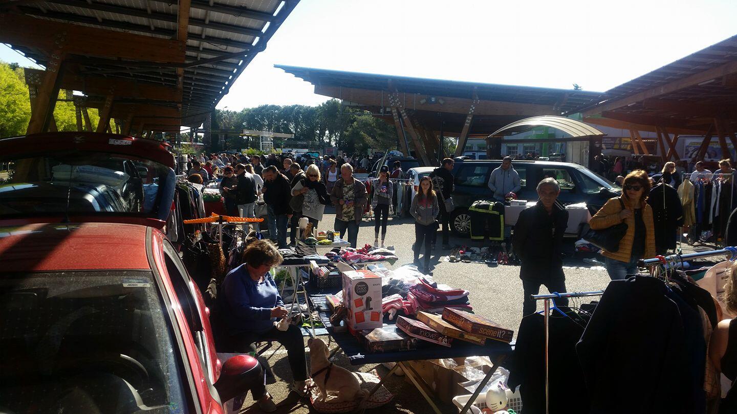 Vide grenier Hyères Centr'Azur