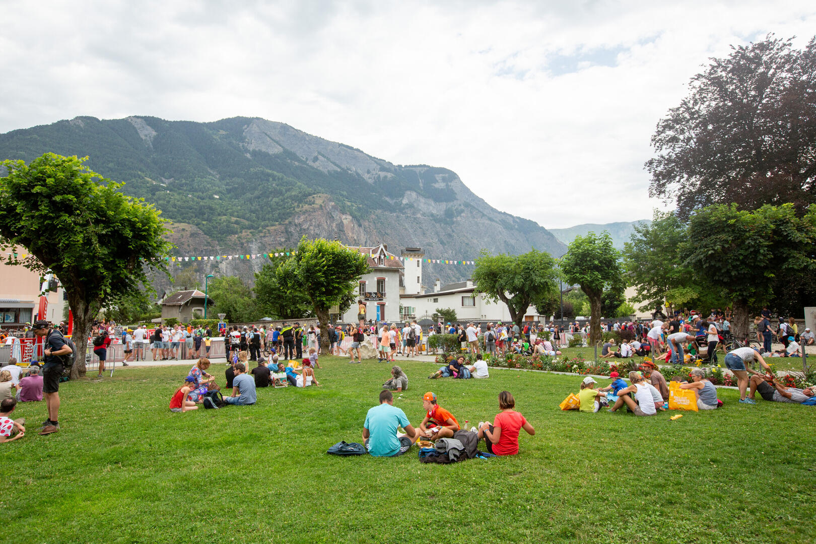Bourg d’Oisans vibre avec le Tour de France ! _Le Bourg-d'Oisans