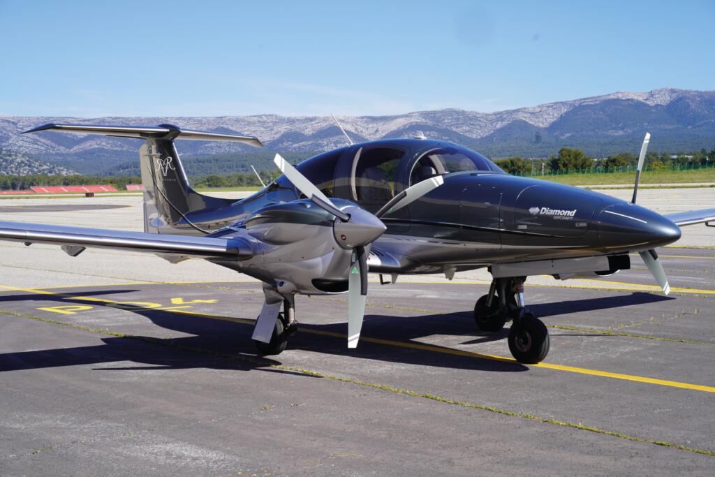 Avion DA-62