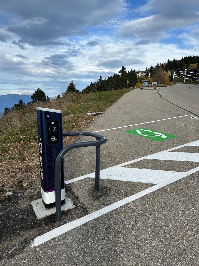 Borne de recharge éléctrique au Collet_Le Collet