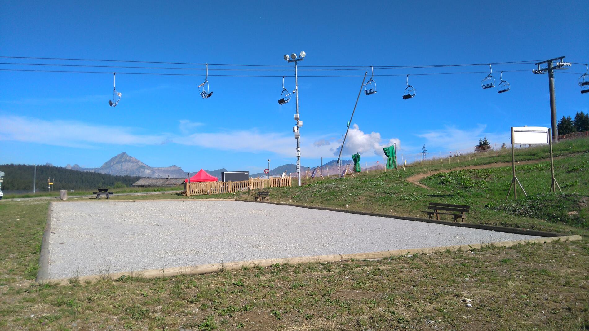 terrain-de-petanque-du-col