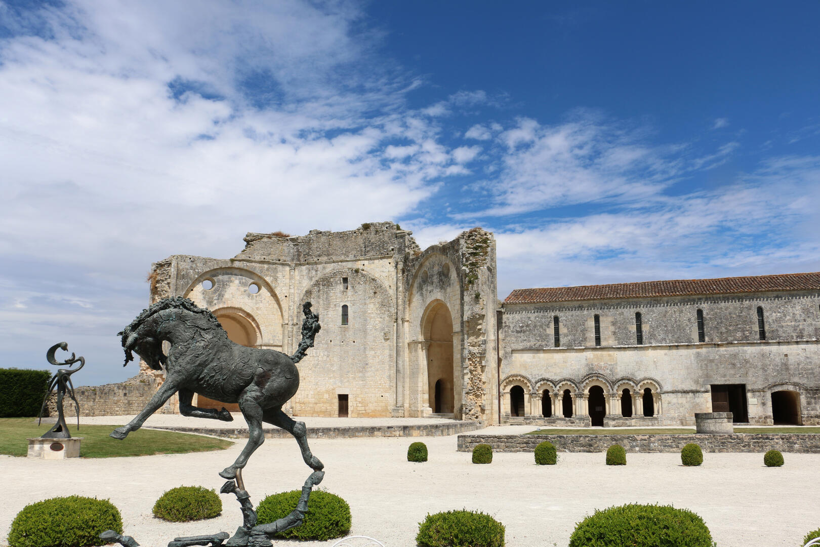 Journée Européenne du patrimoine : Abbaye de Trizay_Trizay