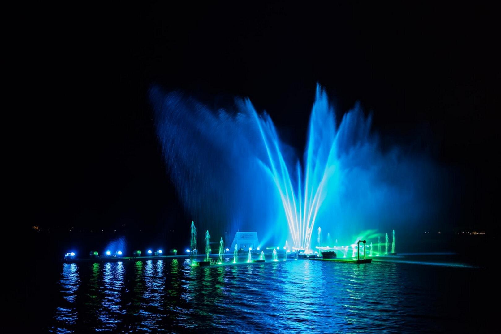 Spectacle de féérie lumineuse aquatique_Flumet