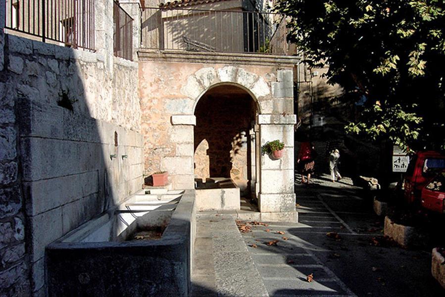 Fontaine - Fayence
