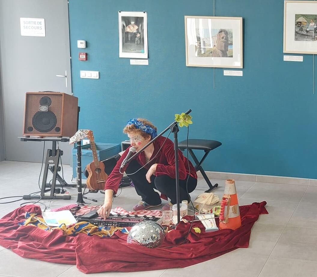 Concert carte postale par la Compagnie l'Emballée_Bourg-en-Bresse