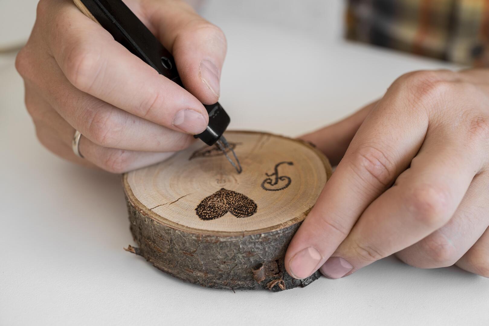 Ateliers Famille créations en bois – découpe laser_Val-d'Isère