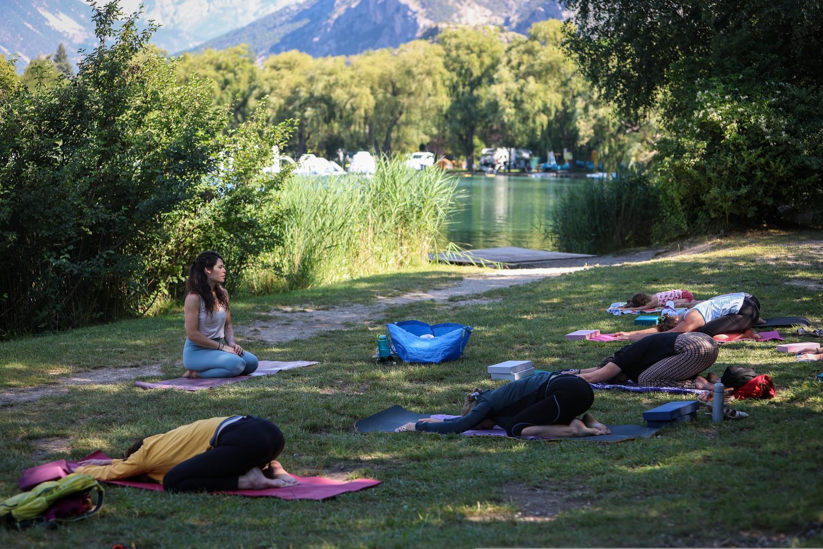 Yoga au bord du lac_La Roche-de-Rame