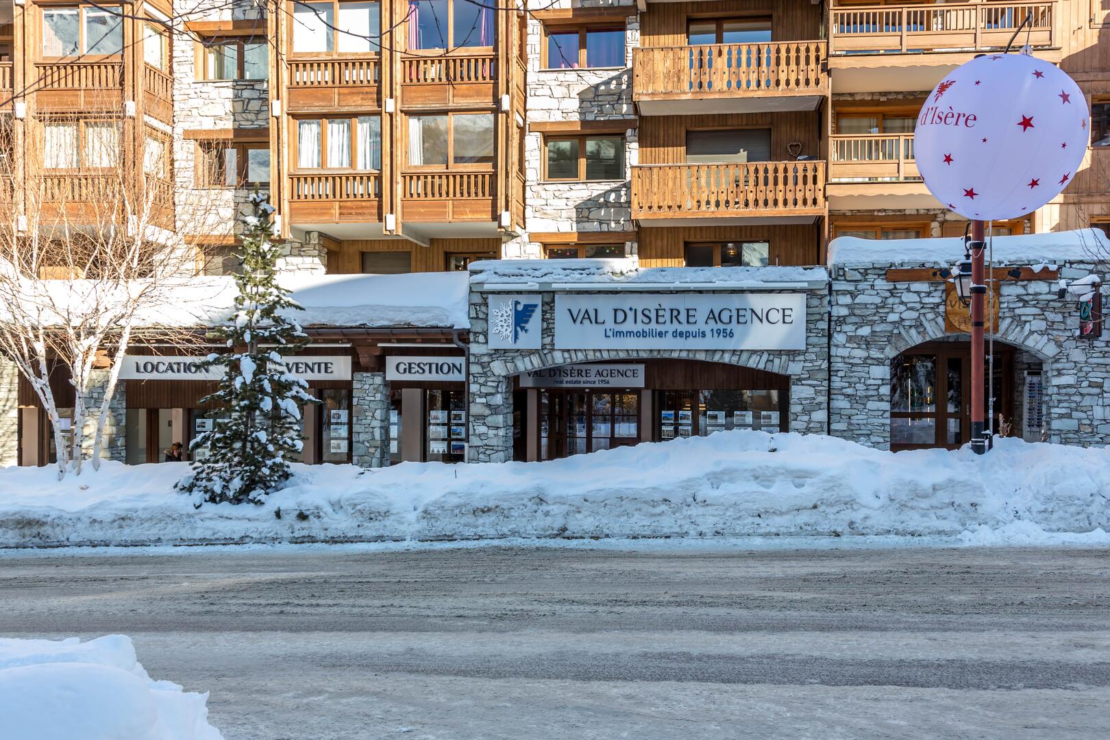 VAL D'ISERE AGENCE.jpg