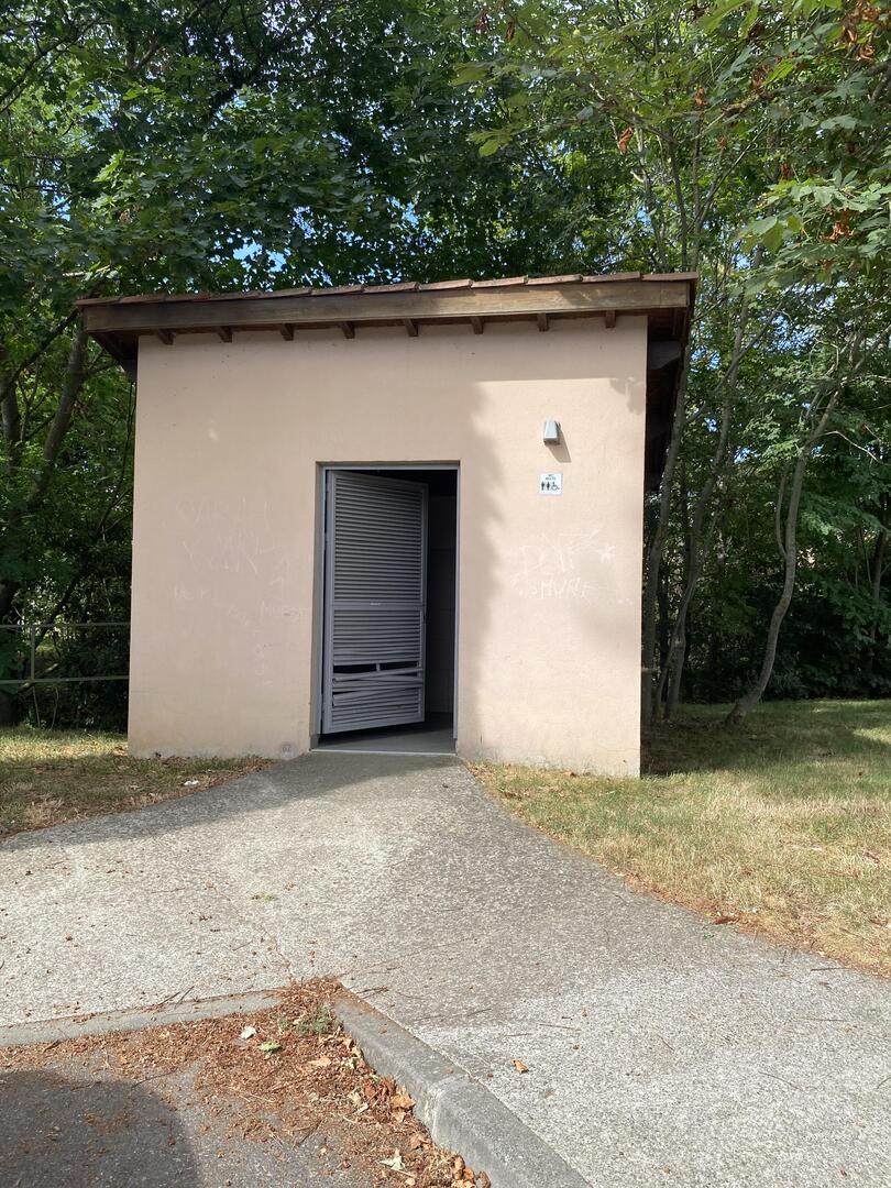 WC/robinet (entrée du village)_Lézat-sur-Lèze