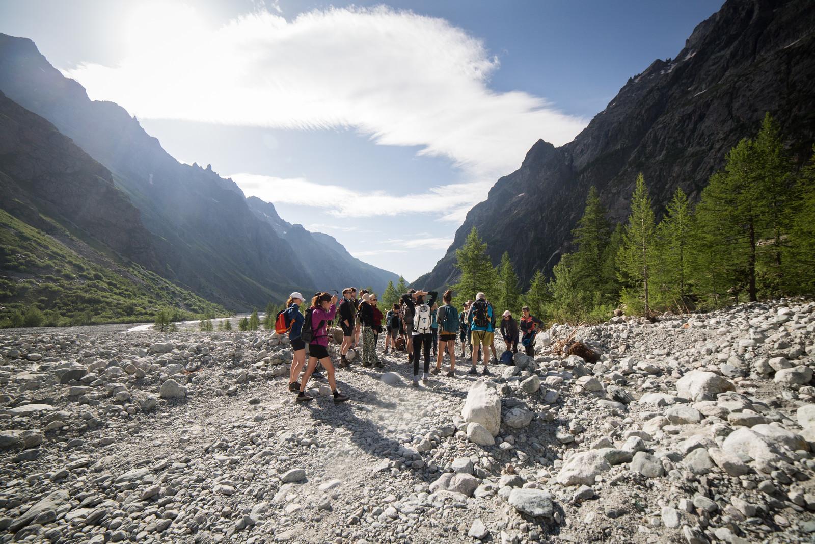Tourisme scientifique, sortie géologie : roches sédimentaires_Vallouise-Pelvoux